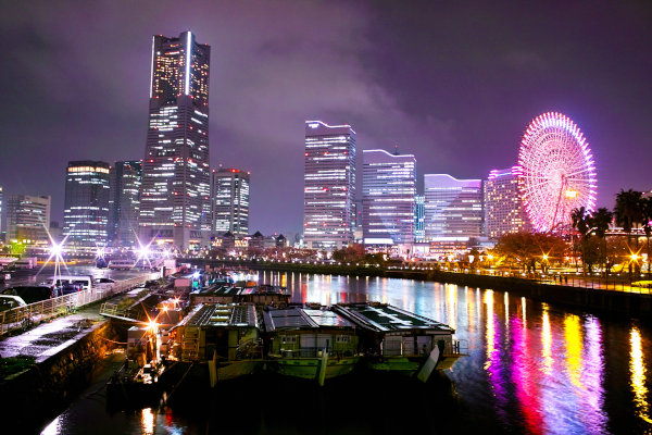 横浜のきれいな夜景をみて本番へのテンションを上げる